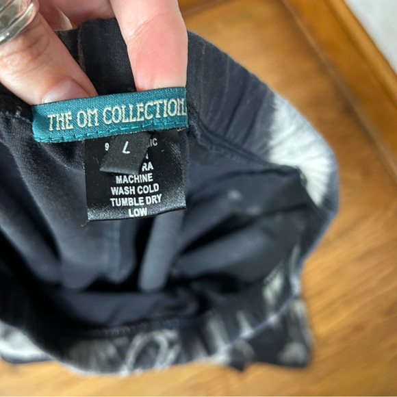 The Om Collection | Isabel Pant Crystal Tie Dye Bell Bottom Yoga Pants Size L - Picture 6 of 14